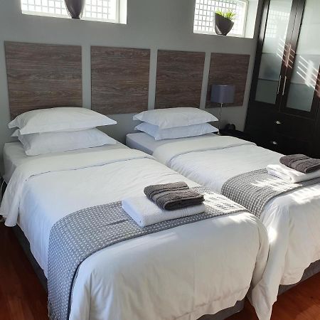 Apple And Spice Guest House Джордж Екстериор снимка
