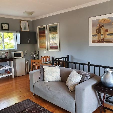 Apple And Spice Guest House Джордж Екстериор снимка