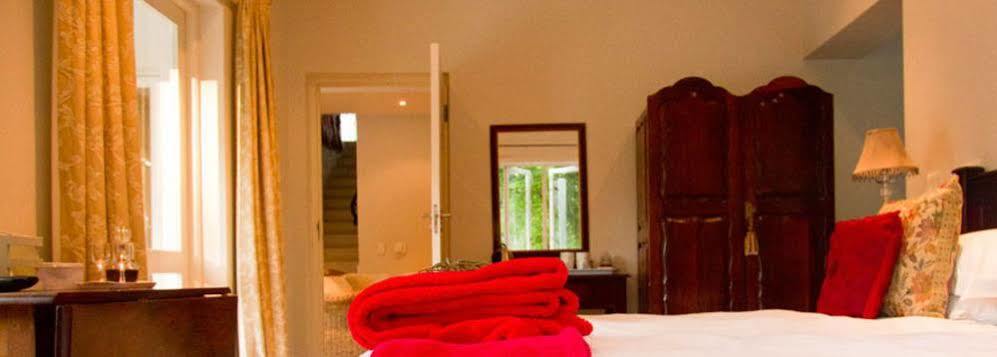 Apple And Spice Guest House Джордж Екстериор снимка